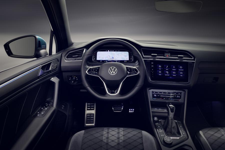 Торпедо Volkswagen Tiguan R-Line 2020 года  (WW) (фото 29 из 33)